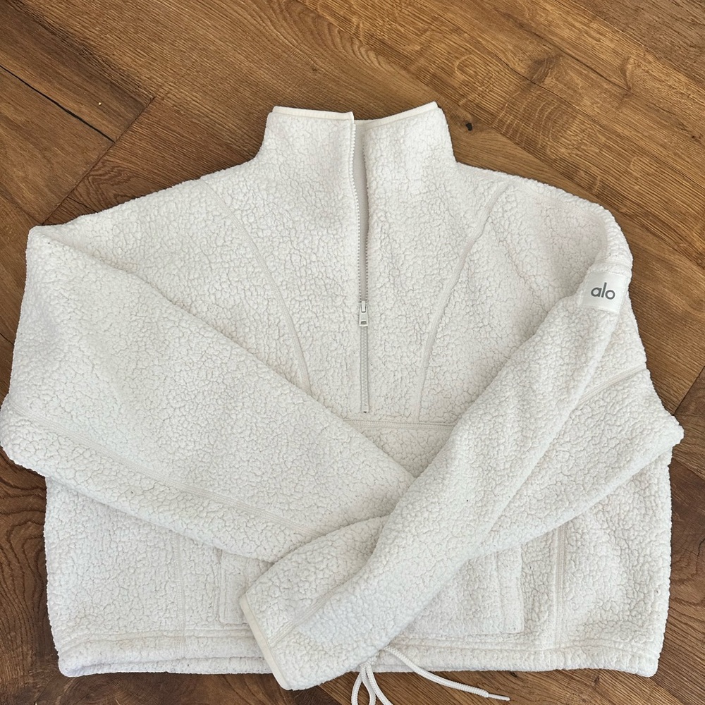 White Alo fleece/sherpa cropped pull over